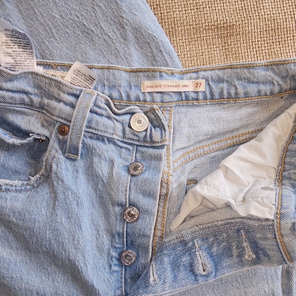 Levi's Premium Ribcage Straight Ankle Jeans Light Wash Size 27 High Rise Denim - Picture 4 of 5